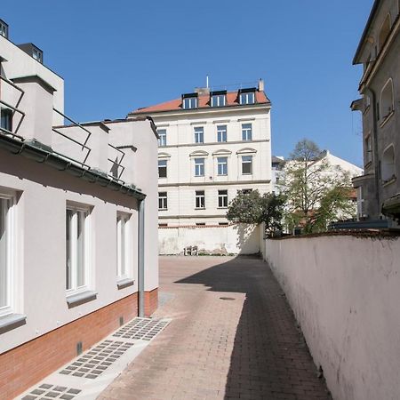 Cozy Apartment In Quiet Courtyard Near Charles Bridge ปราก ภายนอก รูปภาพ