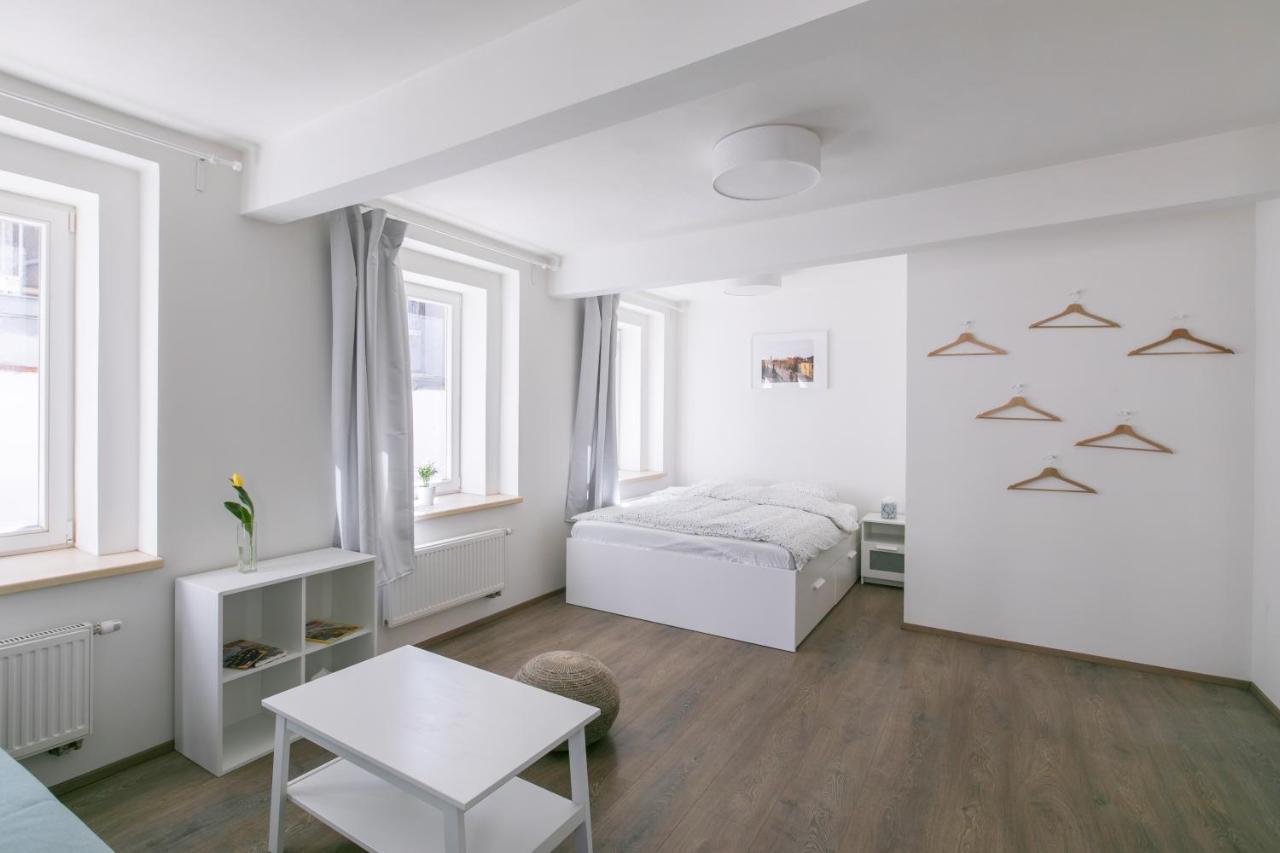 Cozy Apartment In Quiet Courtyard Near Charles Bridge ปราก ภายนอก รูปภาพ