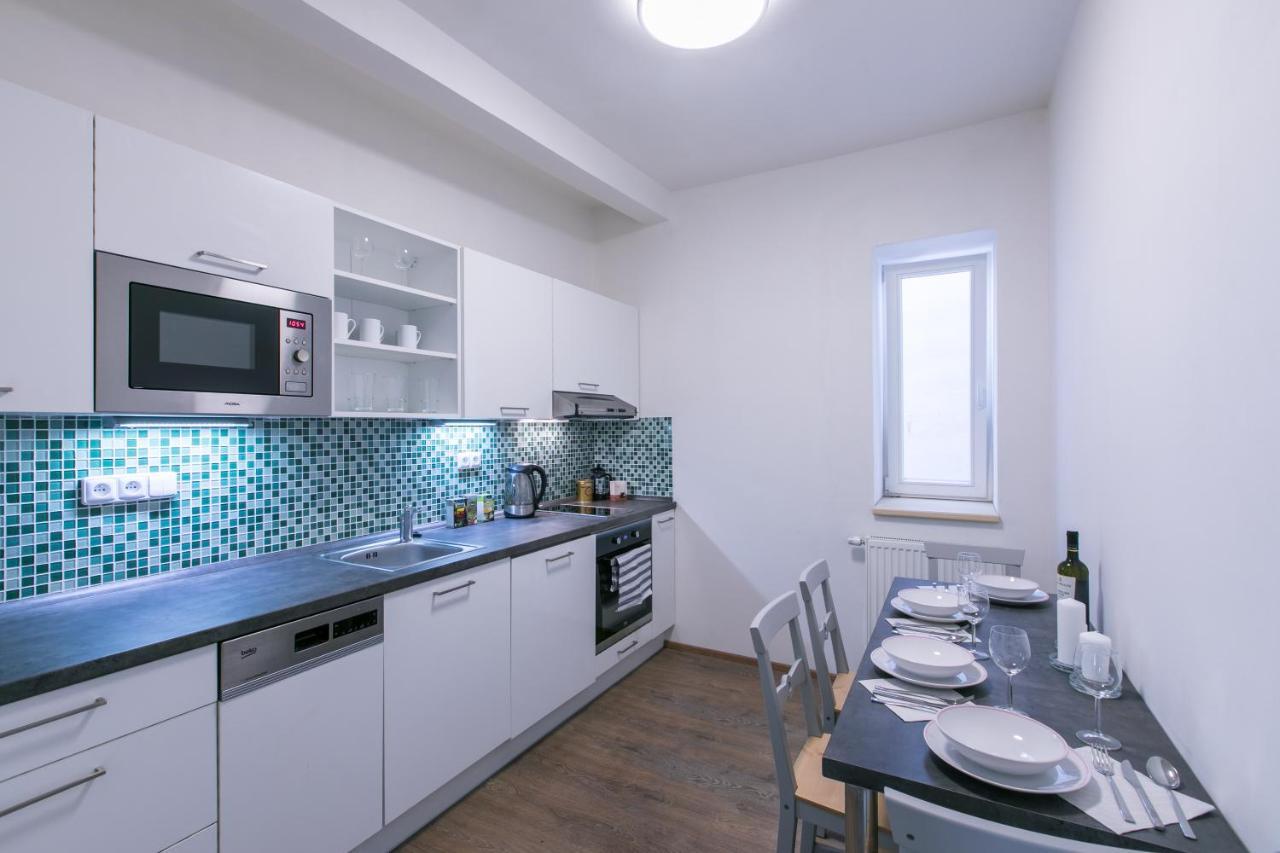 Cozy Apartment In Quiet Courtyard Near Charles Bridge ปราก ภายนอก รูปภาพ